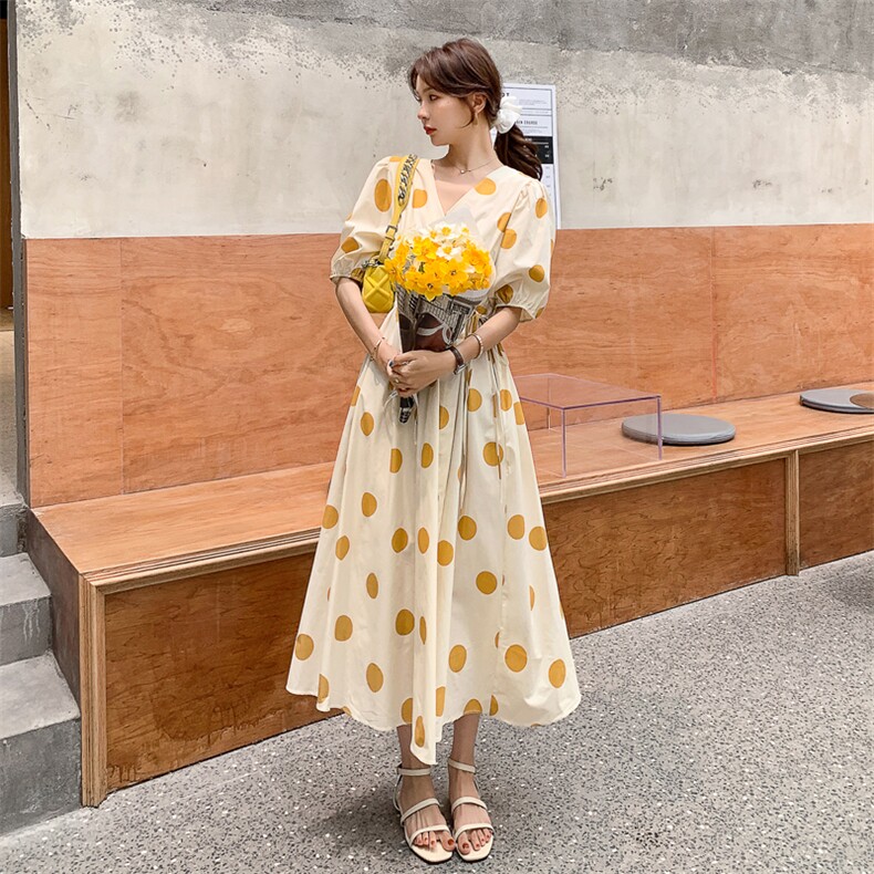 茶歇法式圆波点连衣裙女夏2025新款度假风v领泡泡袖桔梗收腰长裙,女装连衣裙,2C037