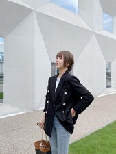 PANDLI利落女人味并存的西装外套简约大气‘剪裁干净利落，女装西装，潘大利