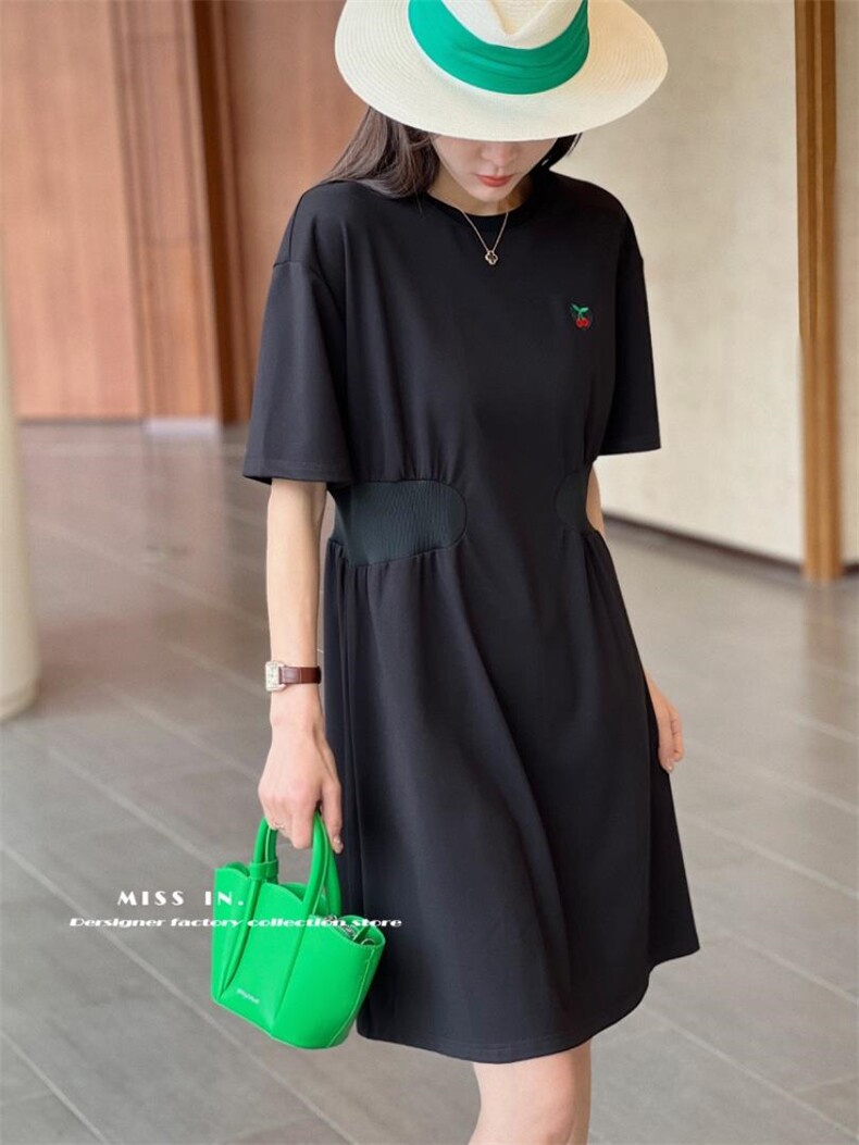 现货夏季新款休闲款连衣裙，女装连衣裙，蜜思印·金