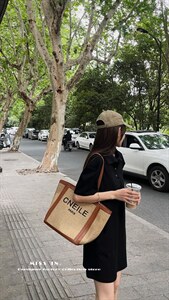 现货 小众设计感泡泡袖连衣裙图片