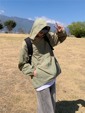 军绿色