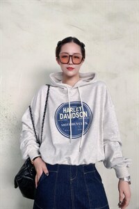 戴帽卫衣图片