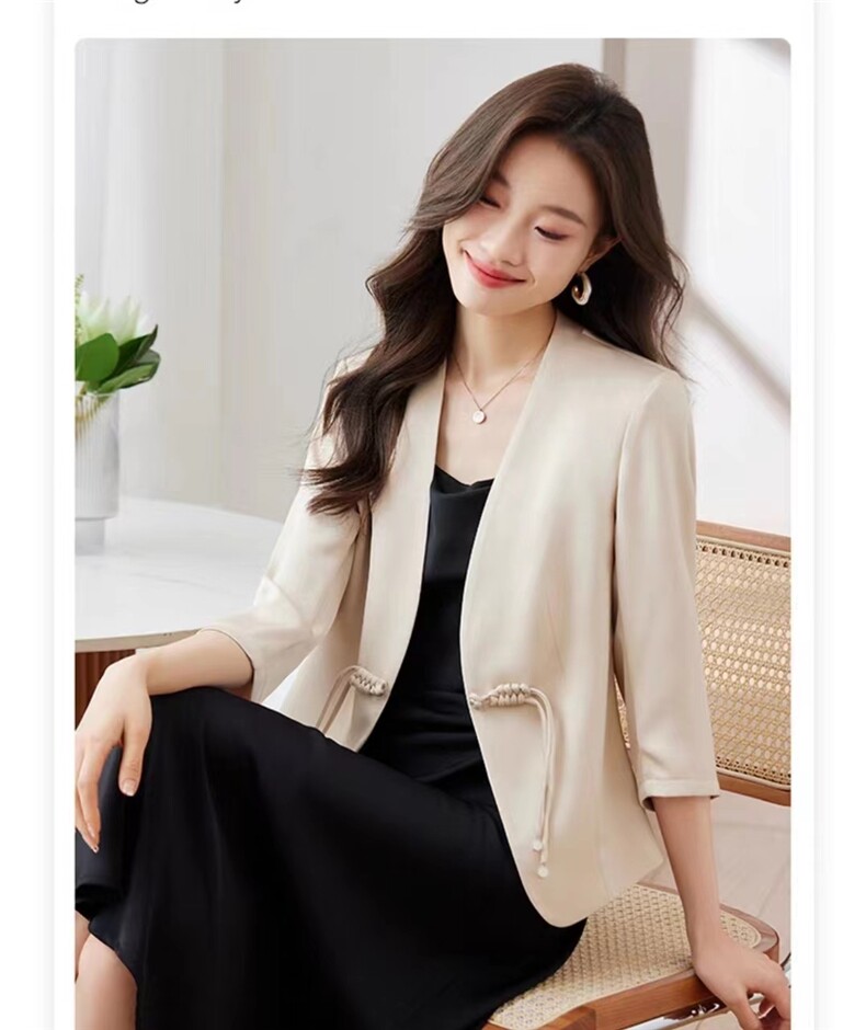 时尚气质简约百搭V领纯色七分袖盘扣外套,女装西装,亿东羊绒