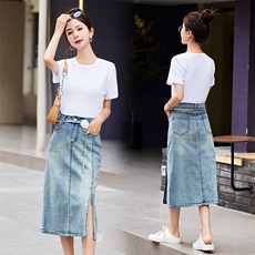 现货淑女浅色开叉牛仔半身裙2025夏季新款花朵链条韩版A字包臀裙，女装套装/套裙，跑量工厂店