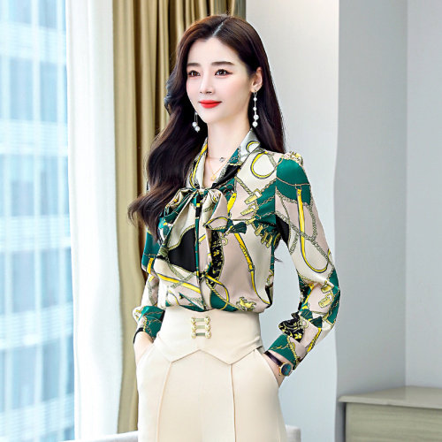 高级感毛呢裙女2024春秋新款时尚气质女神范加厚连衣裙,女装衬衫,时尚俏佳人