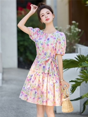 2025夏季新款油画风飘带小清新显瘦时尚A字裙，女装连衣裙，贵人树