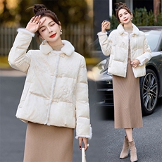 水貂毛拼接国风刺绣羽绒服女2025冬季新款粉色气质白鸭绒短款外套，女装羽绒服，沁沁公主
