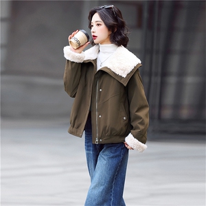 新标90白鸭绒羽绒短款外套女2025冬装韩版撞色拼接皮毛娃娃领图片