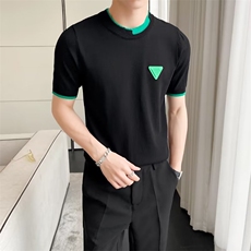 黑色