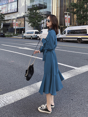 红色连衣裙女2021早春装新款韩版收腰鱼尾衬衫裙法式复古轻熟气质，女装连衣裙，柒柒家