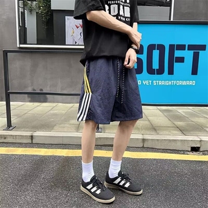 夏季薄款条纹拼接速干短裤男美式复古街头运动直筒宽松休闲五分裤图片