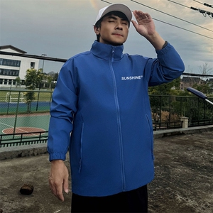 Y007小字母印花男女休闲大码团队立领冲锋衣户外旅游运动薄夹克潮图片