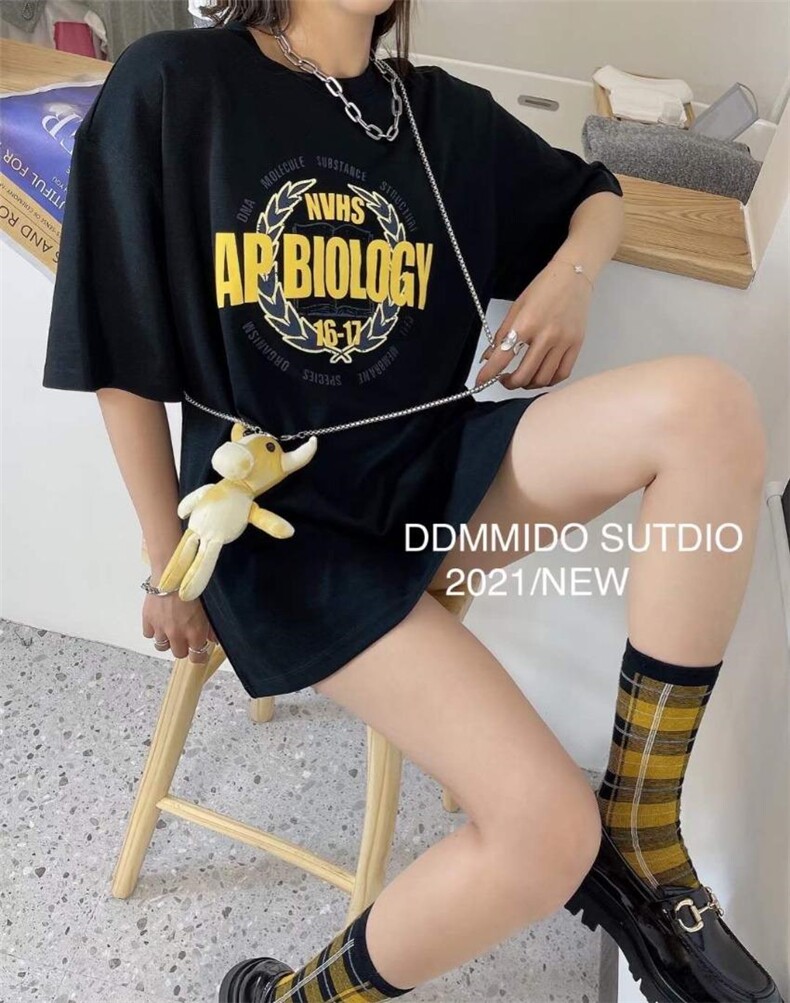 配小牛包包T恤衫，女装T恤，Bulanti