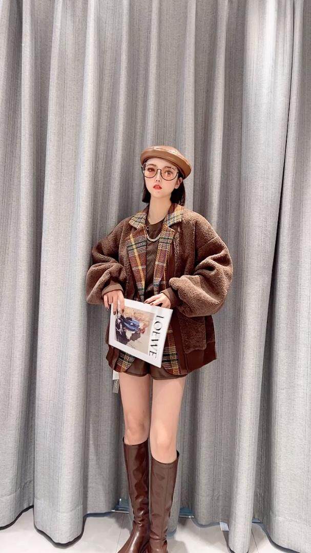 格子西装领搭配定制皮毛一体的面料拼接皮毛一体中的绝绝子，女装西装，姚姚家