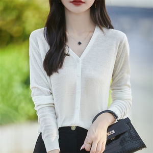 精纺水溶羊毛V领针织开衫女薄款宽松休闲百搭通勤长袖防晒衣外套图片