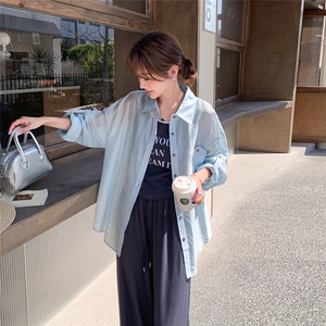 蓝色防晒衬衫时尚套装女春夏2025新款韩系慵懒风显瘦吊带裙两件套图片