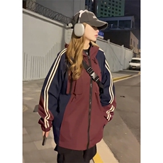酒红色