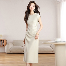 2026新法式气质宽肩圆领无袖连衣裙女压褶高腰中长款裙子，女装连衣裙，艾米