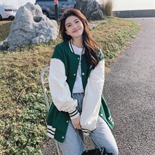 主推现货休闲拼色棒球服时尚印花短外套，女装短外套，菡迪欧娜