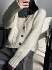 秋季新款舒适显瘦时尚百搭一枝花V领针织打底衫，女装羊毛衫，恒恩羊绒