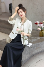 新款2024年春季时尚新中式提花盘扣短外套，女装短外套，盈茜