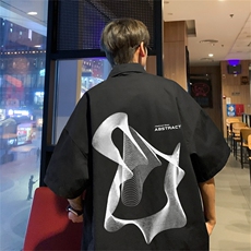 黑色