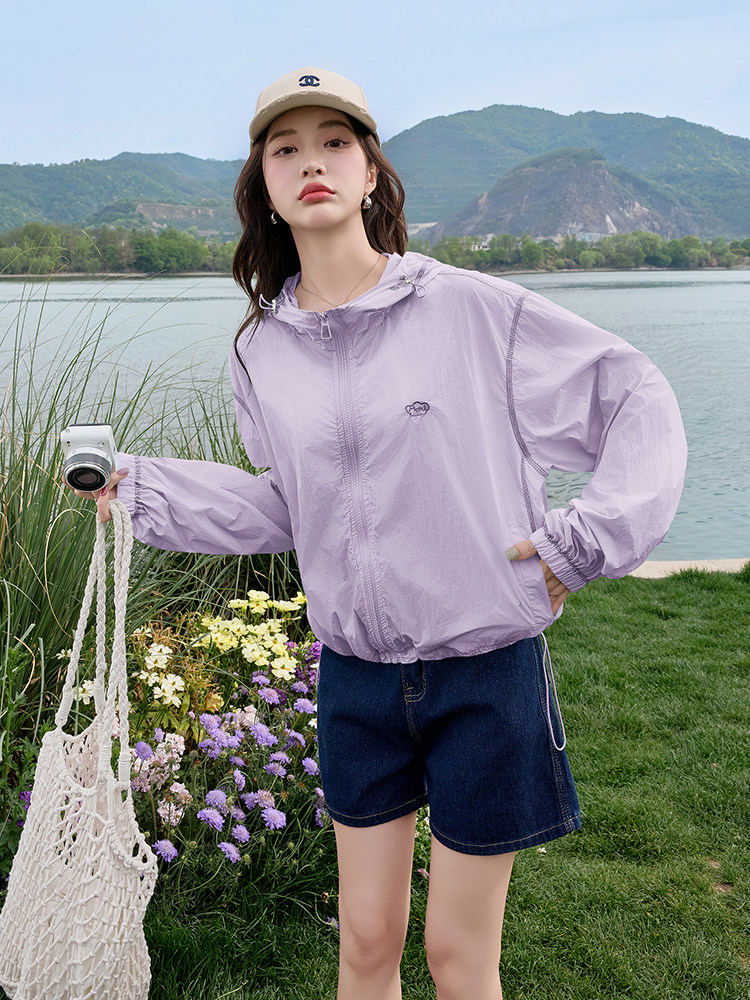 现货2025夏装新款印花连帽防晒衣,女装防晒衣,慕依路