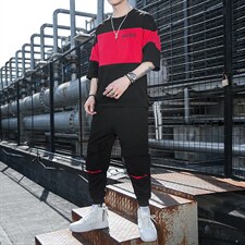 红色