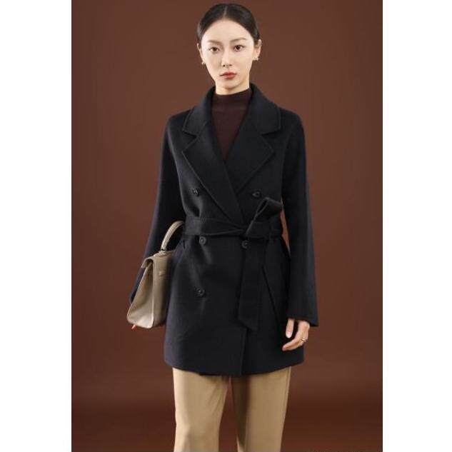 秋冬季纯山羊绒经典V领斜插口袋多扣保暖高级感中款羊绒大衣，女装羊绒大衣，卓冠羊绒