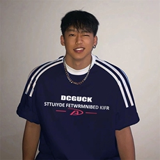 藏青色