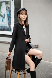 蕾丝拼接大衣图片