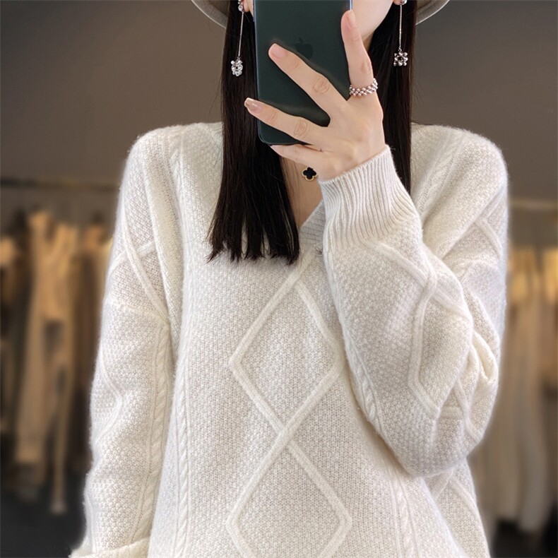 2025年秋季新款百搭菱形长袖V领羊毛衫,女装羊毛衫,春贝羊绒