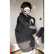 黑色