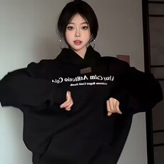 黑色
