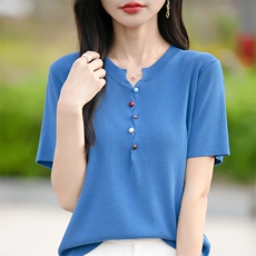 新款夏季时髦减龄气质百搭女士圆领彩扣短袖显瘦，女装T恤，佳绒包芯纱店