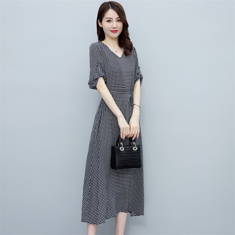 文艺连衣裙2025新款夏季女复古中年妈妈40岁气质棉绸法式格子长裙,女装连衣裙,媚琳依坊