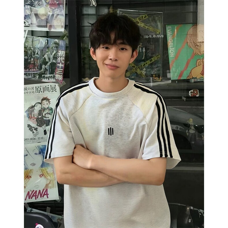 抖音得物品质二开240克宽松纯棉美式潮牌印花三条杠中性风短袖T恤，男装T恤，电商A486-1