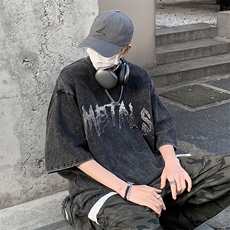 黑色