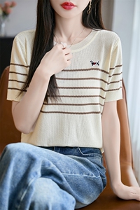 2025夏新款小狗刺绣冰丝短袖t恤女洋气时尚百搭舒适圆领条纹上衣图片