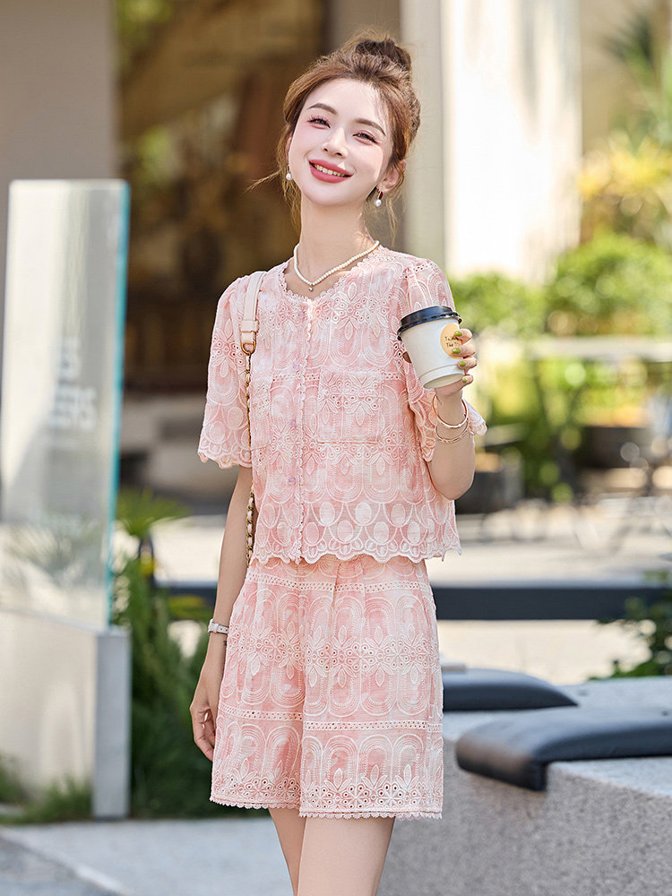 短裤套装女2025新款小个子夏日绝美穿搭巨好看的蕾丝花边两件套,女装套装/套裙,美沁