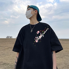 黑色