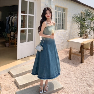 法式复古渐变色牛仔吊带连衣裙女夏季小众设计性感收腰长裙小个子图片