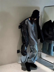 2025时尚简约百搭纯色线条小猫图案女款，女装T恤，洛丽兰可