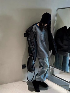 2025时尚简约百搭纯色线条小猫图案女款图片