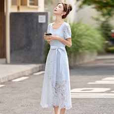 2025夏季新款蕾丝收腰淑女中长款连衣裙，女装连衣裙，贵人树