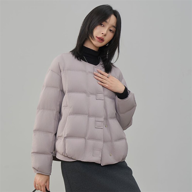 现货2025年新款90白鸭绒休闲圆领时尚羽绒服女,女装羽绒服,阳光伊恋
