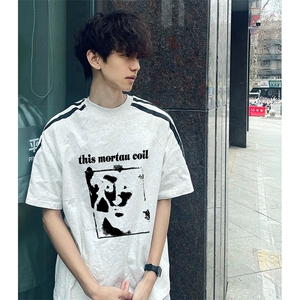 抖音得物品质二开240克宽松纯棉美式潮牌印花三条杠中性风短袖T恤图片