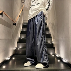 藏青色