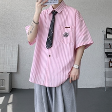淡粉色