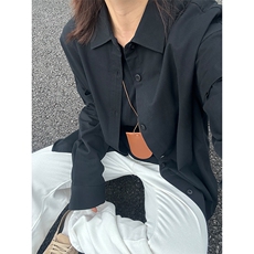 黑色